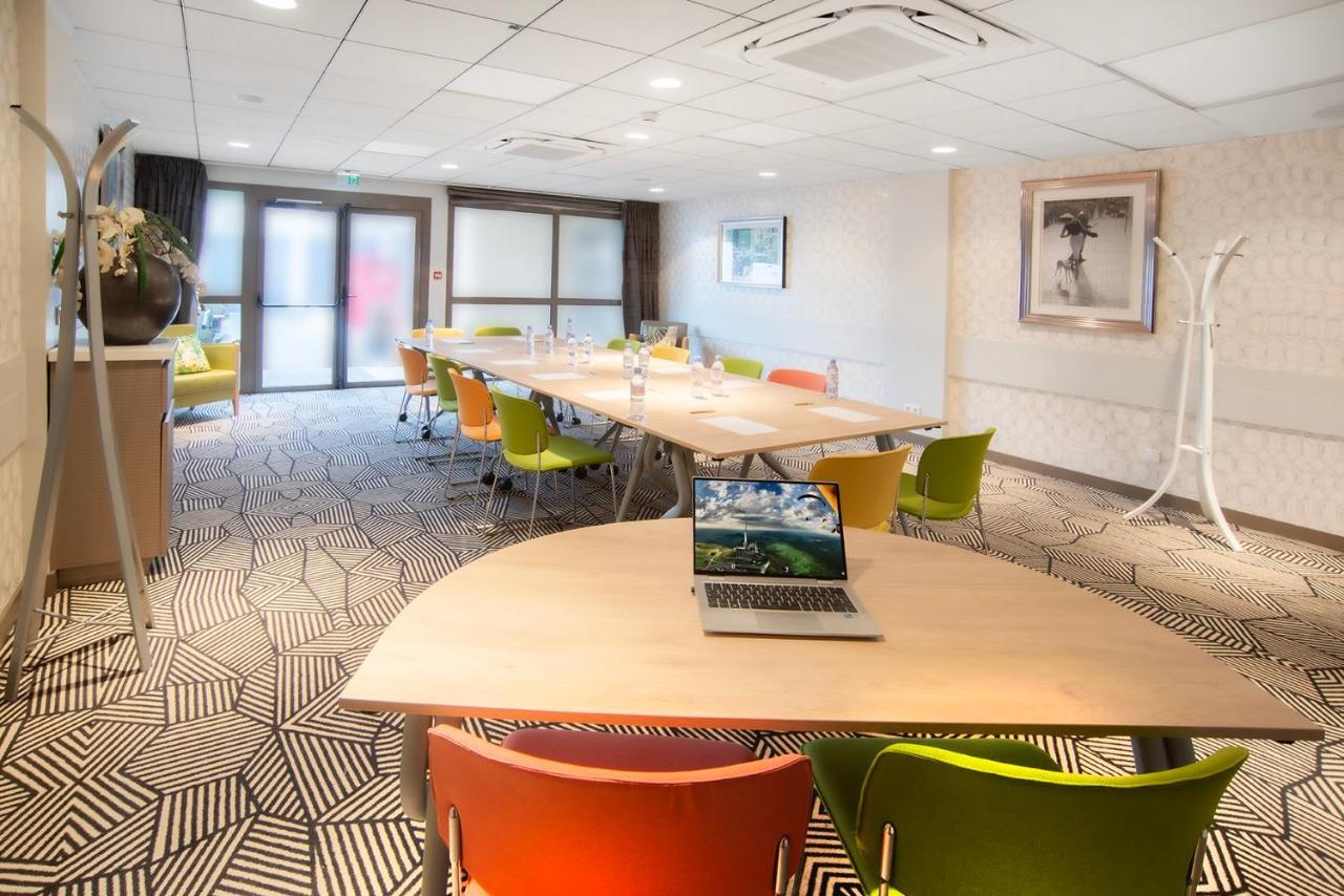 Ibis Styles Clermont-Ferrand Aeroport Otel Dış mekan fotoğraf
