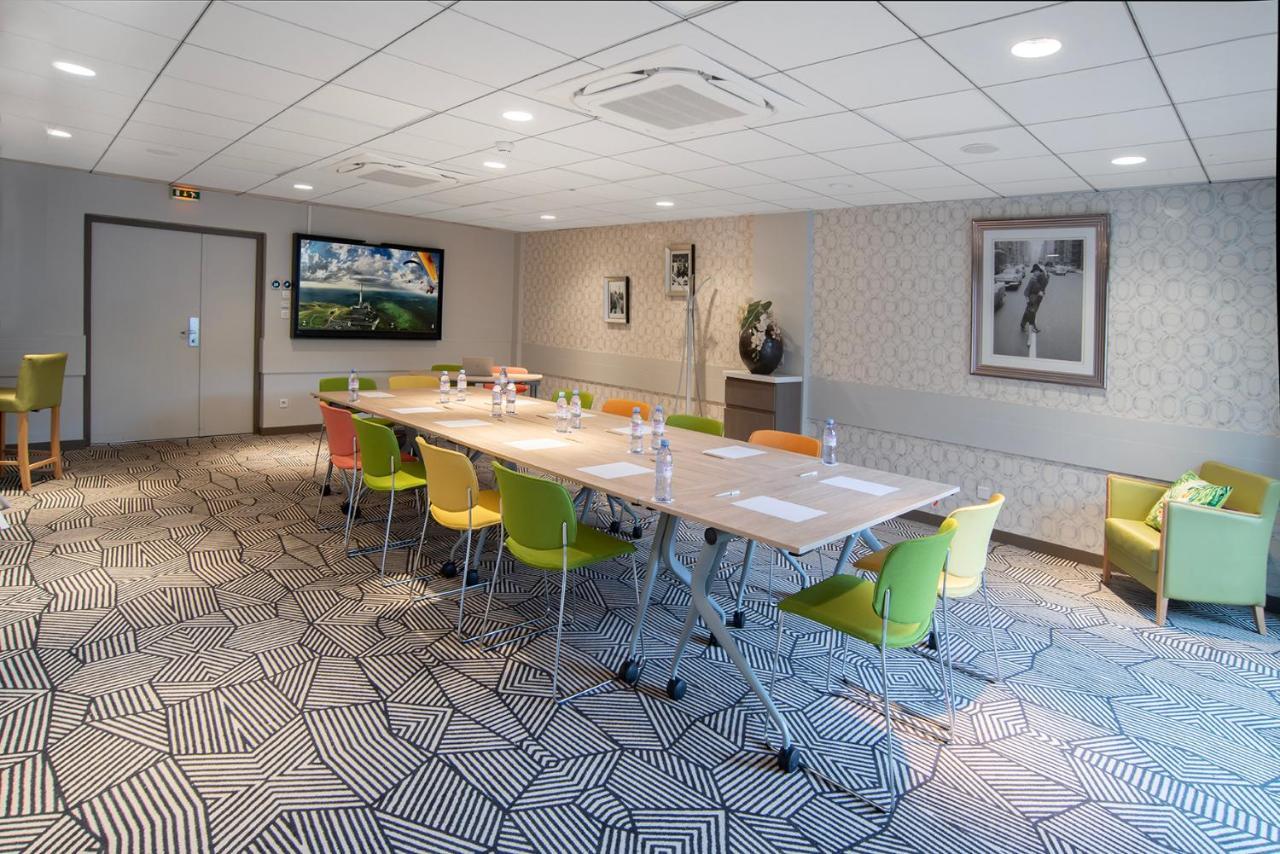 Ibis Styles Clermont-Ferrand Aeroport Otel Dış mekan fotoğraf