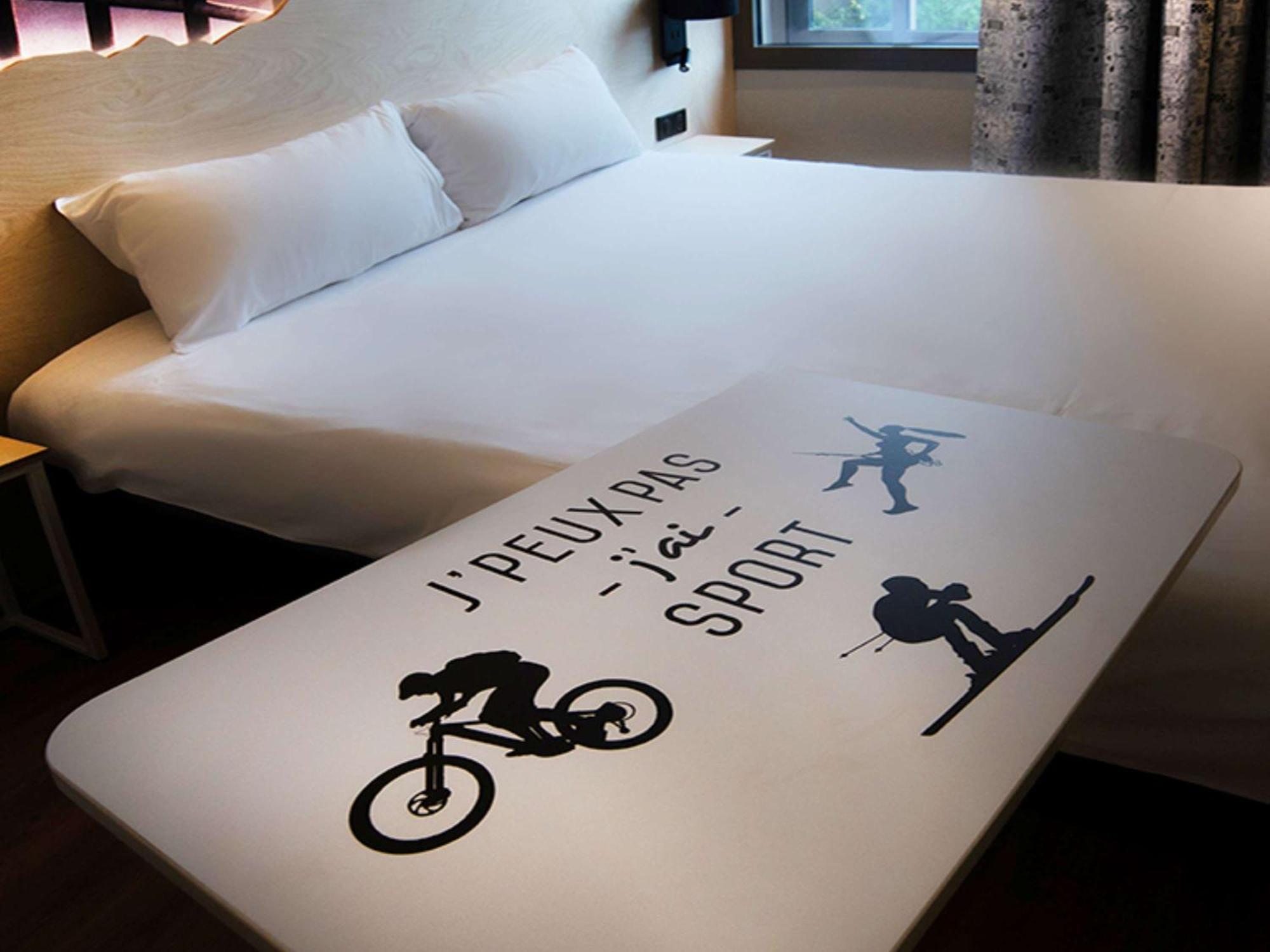 Ibis Styles Clermont-Ferrand Aeroport Otel Dış mekan fotoğraf