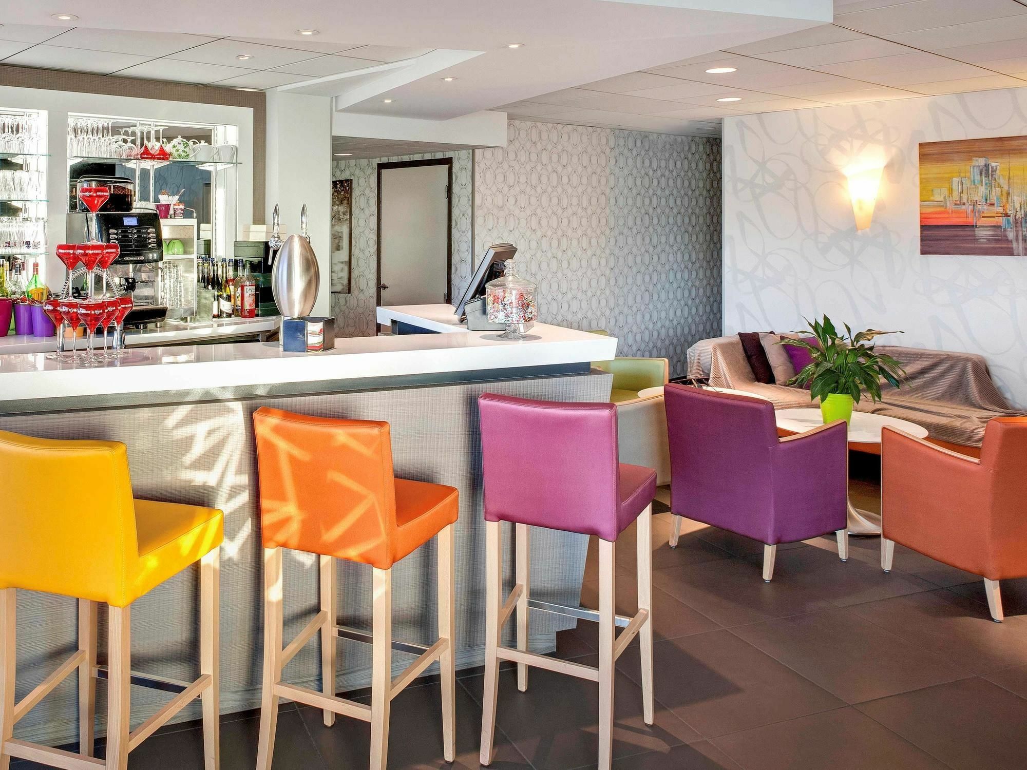 Ibis Styles Clermont-Ferrand Aeroport Otel Dış mekan fotoğraf